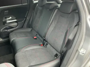 MERCEDES-BENZ GLA 220d 4M Swiss Star