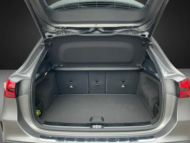 MERCEDES-BENZ GLA 220d 4M Swiss Star