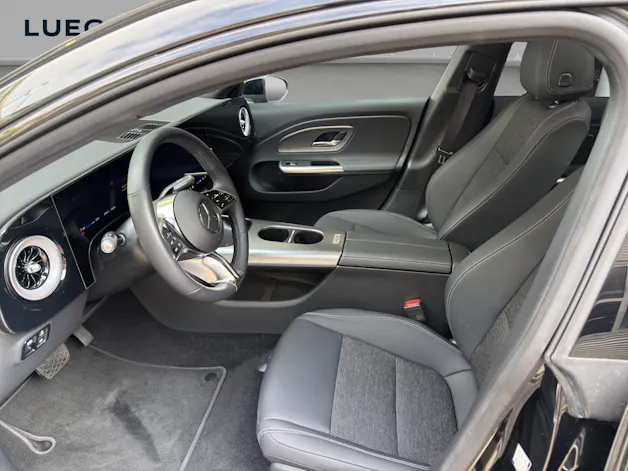 MERCEDES-BENZ CLA 350 4M - EQ - 85 kWh / Advanced Plus Paket / Smartphone Integration
