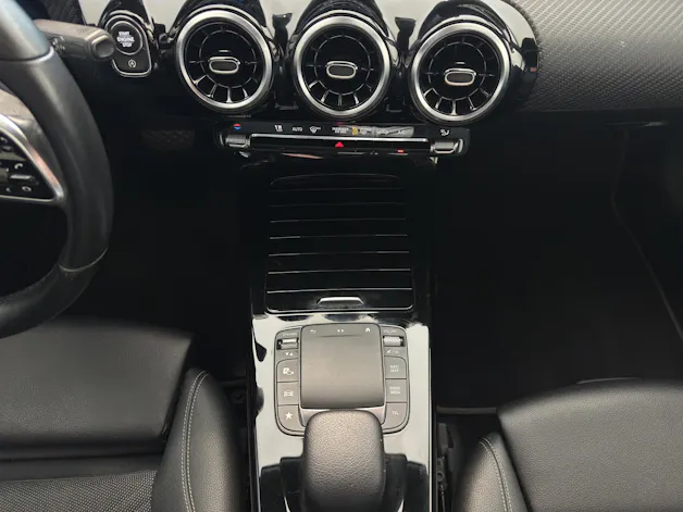 MERCEDES-BENZ A 200 Progressive 7G-DCT