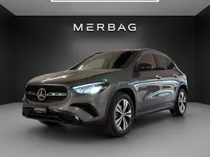 MERCEDES-BENZ GLA 200 Night Star 7G-D