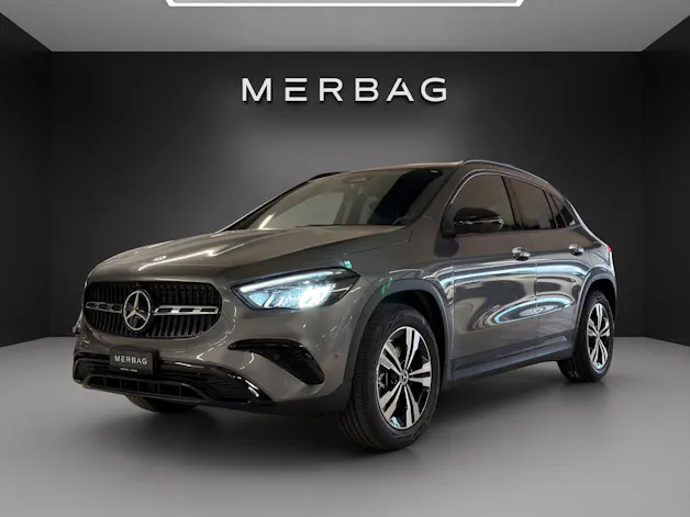 MERCEDES-BENZ GLA 200 Night Star 7G-D