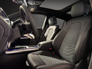 MERCEDES-BENZ GLA 200 Night Star 7G-D