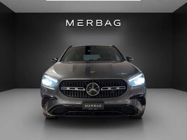 MERCEDES-BENZ GLA 200 Night Star 7G-D