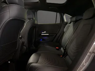MERCEDES-BENZ GLA 200 Night Star 7G-D