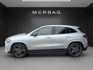 MERCEDES-BENZ GLA 200 Night Star 7G-D