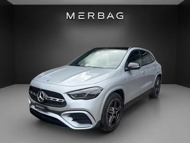 MERCEDES-BENZ GLA 200 Night Star 7G-D