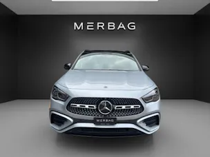 MERCEDES-BENZ GLA 200 Night Star 7G-D