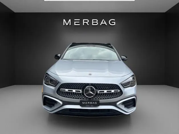 MERCEDES-BENZ GLA 200 Night Star 7G-D