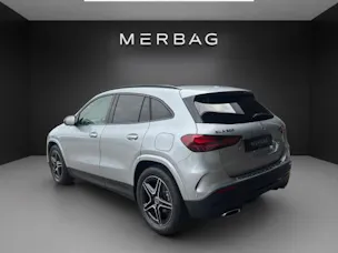 MERCEDES-BENZ GLA 200 Night Star 7G-D