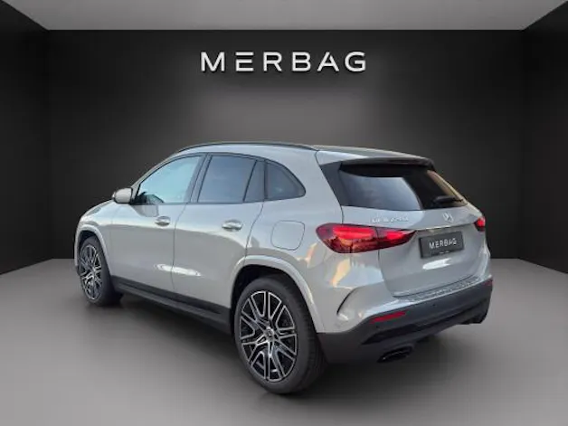 MERCEDES-BENZ GLA 220d 4M Swiss Star
