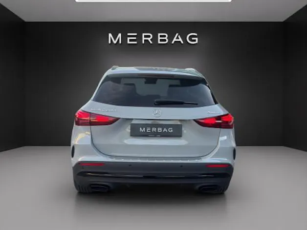 MERCEDES-BENZ GLA 220d 4M Swiss Star