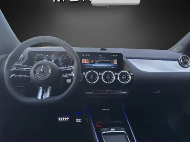MERCEDES-BENZ GLA 220d 4M Swiss Star