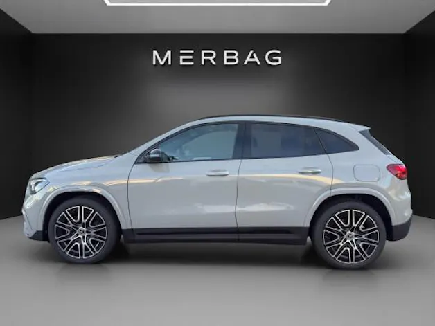 MERCEDES-BENZ GLA 220d 4M Swiss Star