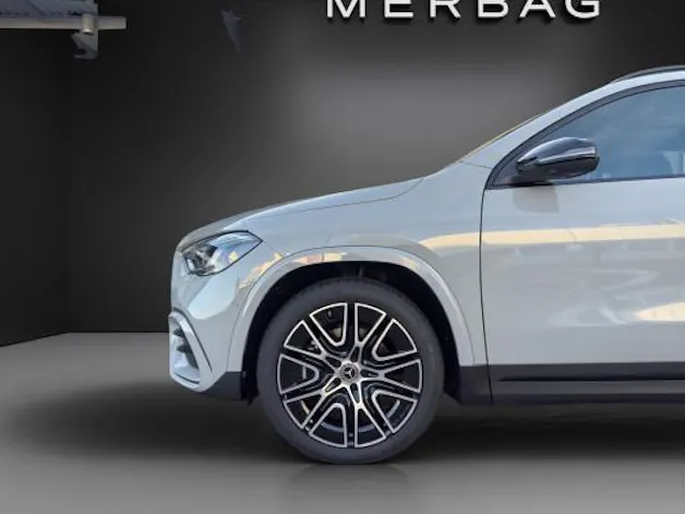 MERCEDES-BENZ GLA 220d 4M Swiss Star