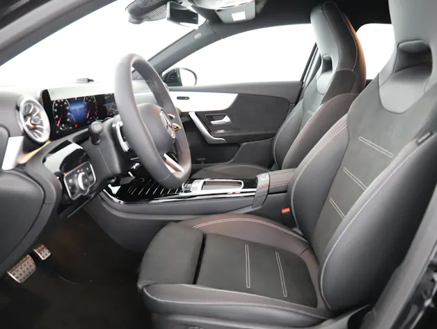 MERCEDES-BENZ A 200 Night Star 7G-DCT