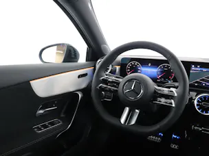 MERCEDES-BENZ A 200 Night Star 7G-DCT