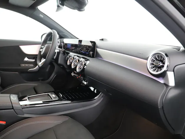 MERCEDES-BENZ A 200 Night Star 7G-DCT
