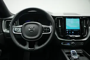 VOLVO XC60 T8 eAWD PluginHybrid Black Edition Geartronic *Panorama* *Standheizung*
