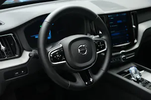 VOLVO XC60 T8 eAWD PluginHybrid Black Edition Geartronic *Panorama* *Standheizung*