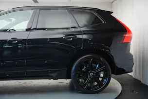 VOLVO XC60 T8 eAWD PluginHybrid Black Edition Geartronic *Panorama* *Standheizung*