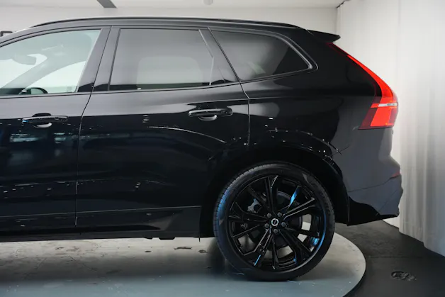 VOLVO XC60 T8 eAWD PluginHybrid Black Edition Geartronic *Panorama* *Standheizung*