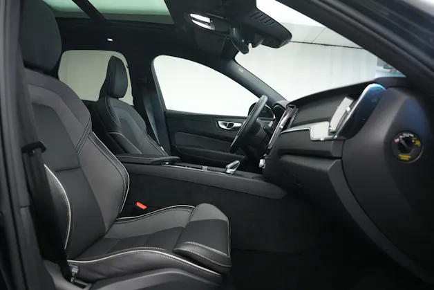 VOLVO XC60 T8 eAWD PluginHybrid Black Edition Geartronic *Panorama* *Standheizung*
