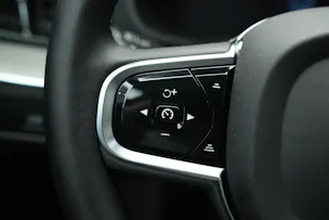 VOLVO XC60 T8 eAWD PluginHybrid Black Edition Geartronic *Panorama* *Standheizung*