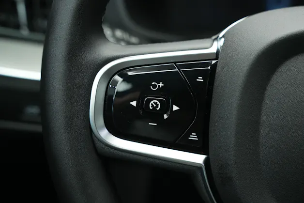 VOLVO XC60 T8 eAWD PluginHybrid Black Edition Geartronic *Panorama* *Standheizung*