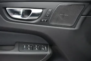 VOLVO XC60 T8 eAWD PluginHybrid Black Edition Geartronic *Panorama* *Standheizung*