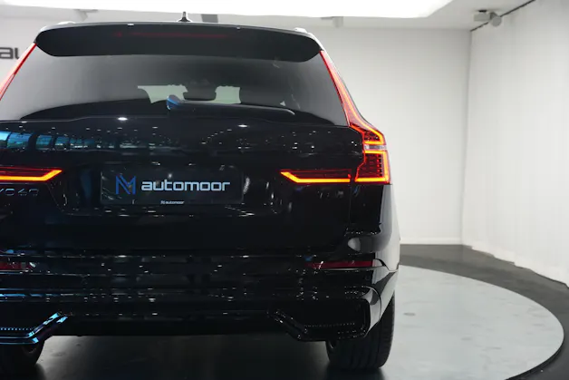 VOLVO XC60 T8 eAWD PluginHybrid Black Edition Geartronic *Panorama* *Standheizung*