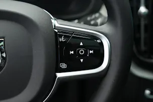 VOLVO XC60 T8 eAWD PluginHybrid Black Edition Geartronic *Panorama* *Standheizung*