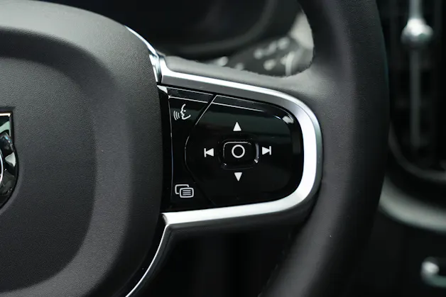 VOLVO XC60 T8 eAWD PluginHybrid Black Edition Geartronic *Panorama* *Standheizung*