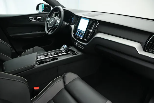 VOLVO XC60 T8 eAWD PluginHybrid Black Edition Geartronic *Panorama* *Standheizung*