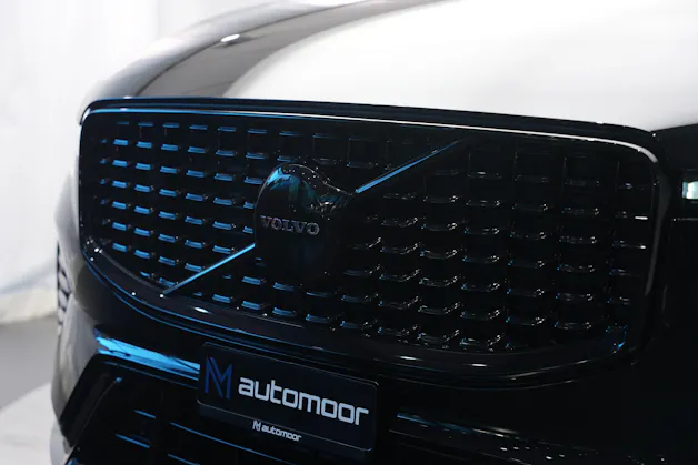 VOLVO XC60 T8 eAWD PluginHybrid Black Edition Geartronic *Panorama* *Standheizung*