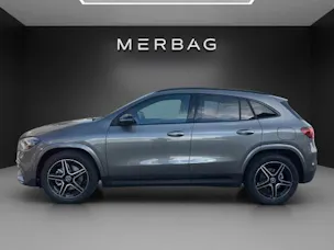 MERCEDES-BENZ GLA 200 Night Star 7G-D