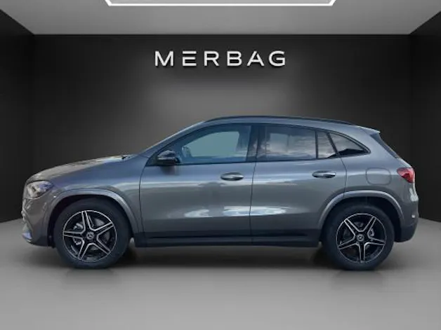 MERCEDES-BENZ GLA 200 Night Star 7G-D