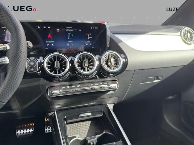 MERCEDES-BENZ GLA 200 Night Star 7G-DCT