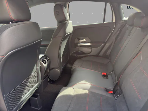 MERCEDES-BENZ GLA 200 Night Star 7G-DCT