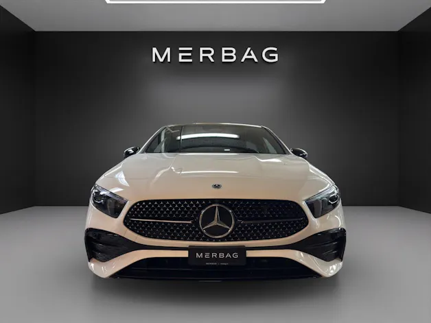 MERCEDES-BENZ A 200 AMG Line
