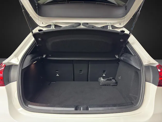 MERCEDES-BENZ A 200 AMG Line