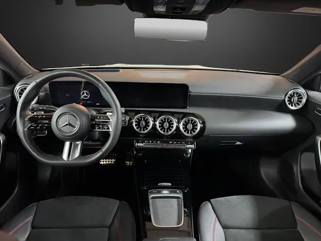 MERCEDES-BENZ A 200 AMG Line