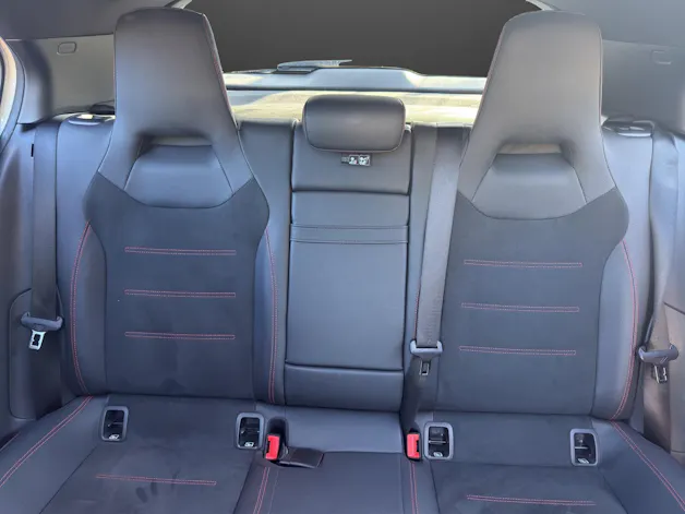 MERCEDES-BENZ A 200 AMG Line