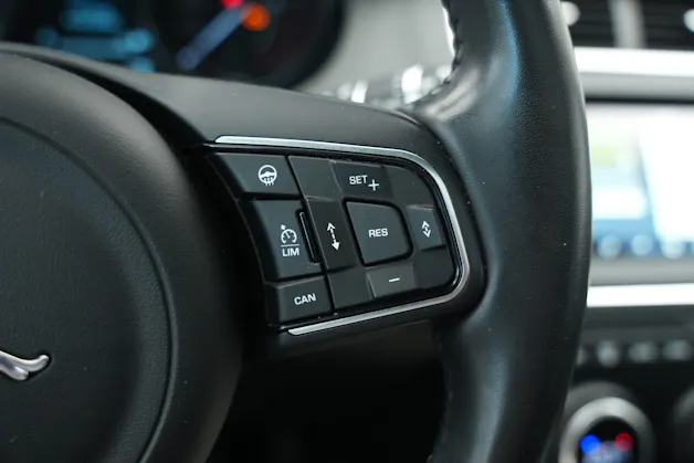 Jaguar E-Pace 2.0 P250 R-Dynamic SE AWD Automatik