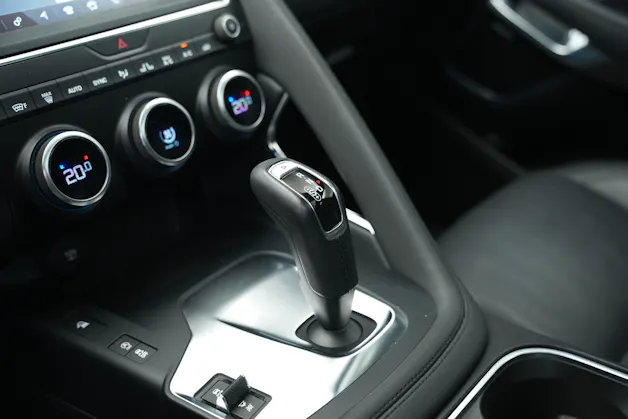 Jaguar E-Pace 2.0 P250 R-Dynamic SE AWD Automatik