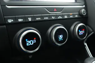 Jaguar E-Pace 2.0 P250 R-Dynamic SE AWD Automatik