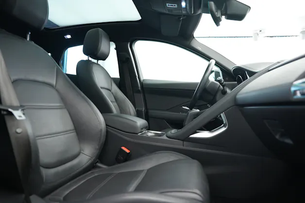Jaguar E-Pace 2.0 P250 R-Dynamic SE AWD Automatik