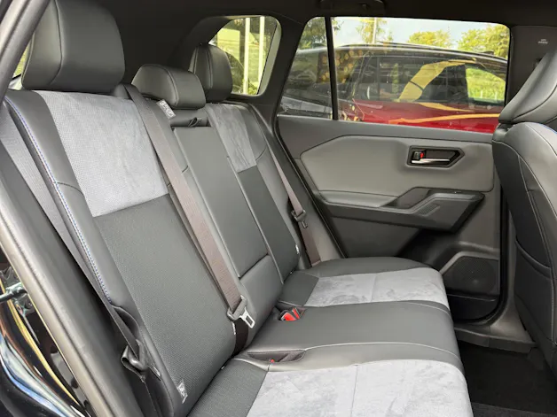Suzuki Across 2.5 Plug-in-Hybrid Compact Top E-CVT