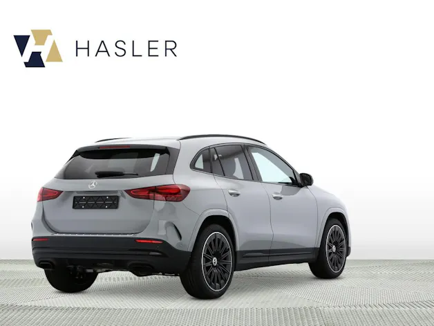 MERCEDES-BENZ GLA 200 7G-DCT