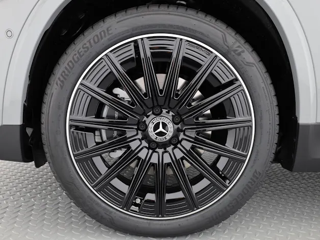MERCEDES-BENZ GLA 200 7G-DCT